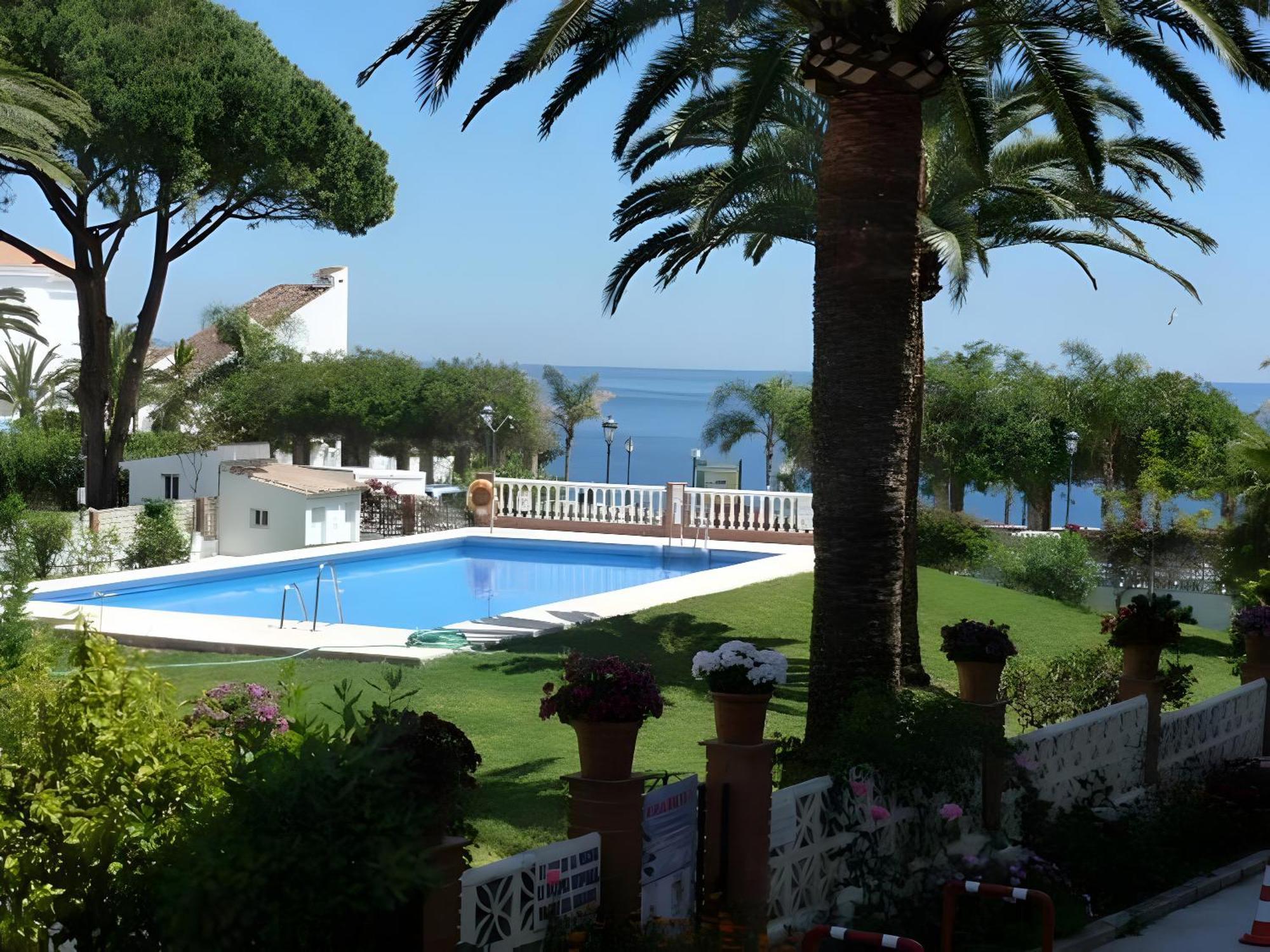 Carabeo 19 Apartment Nerja Bagian luar foto