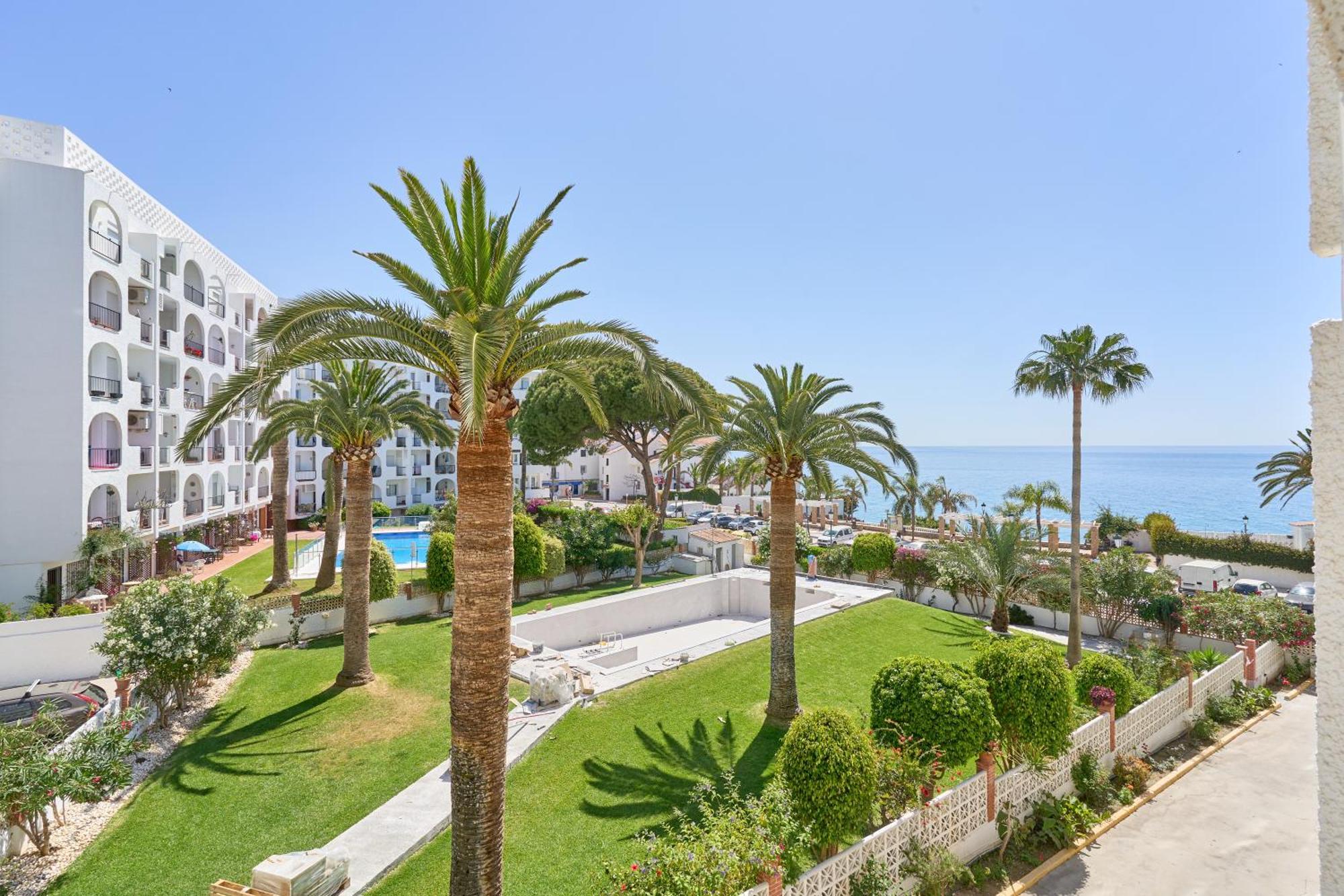 Carabeo 19 Apartment Nerja Bagian luar foto