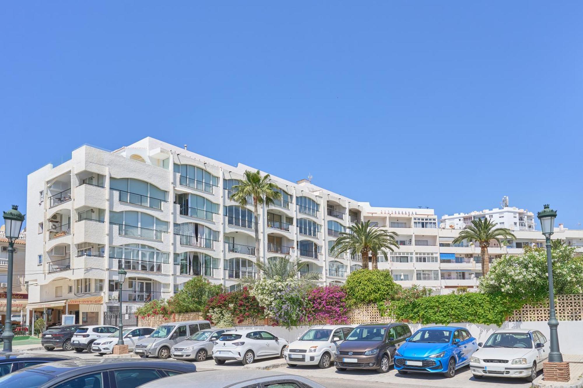 Carabeo 19 Apartment Nerja Bagian luar foto